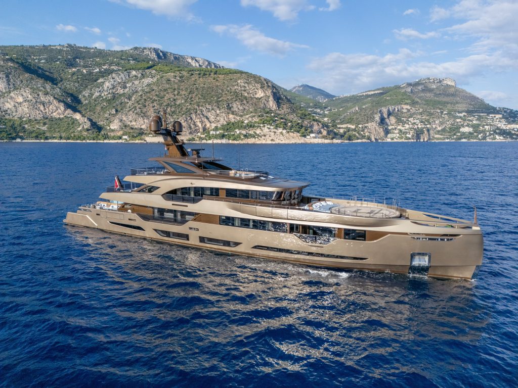 Columbus Custom Hybrid 50 metri M/Y Anjelif: quando l’eleganza sofisticata si sposa con la tecnologia più evoluta