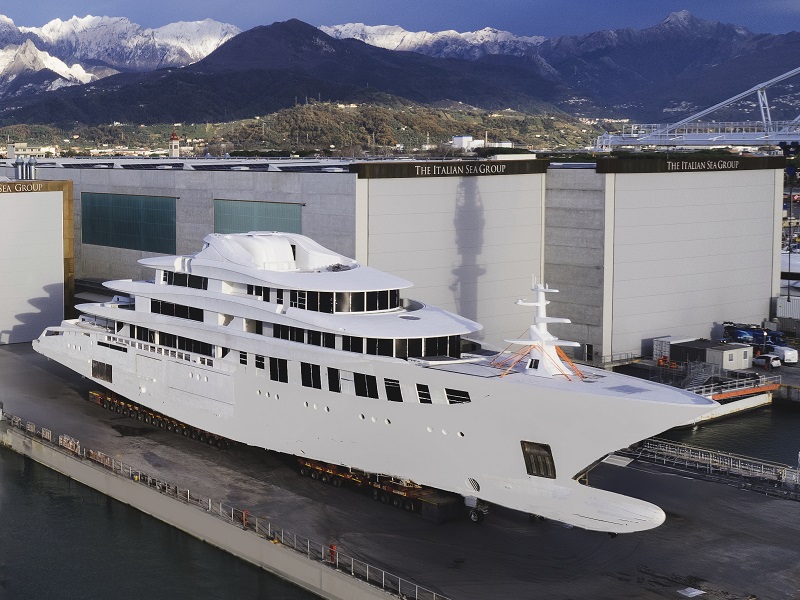 Procedono le attività di allestimento del megayacht Admiral Galileo 82m